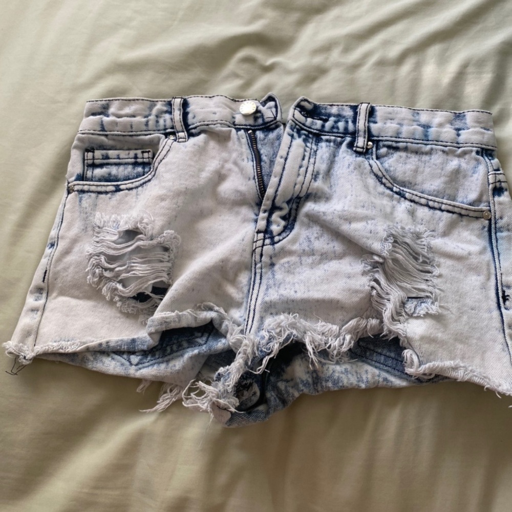 acid wash cut off shorts